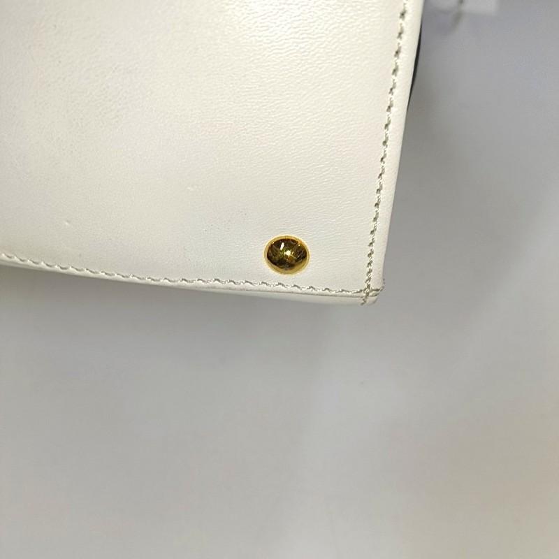CHANEL 白色牛皮單肩包 金色五金 中古款-15