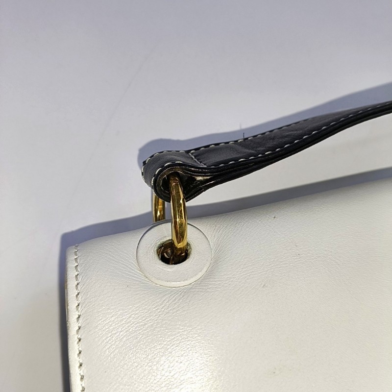 CHANEL 白色牛皮單肩包 金色五金 中古款-18