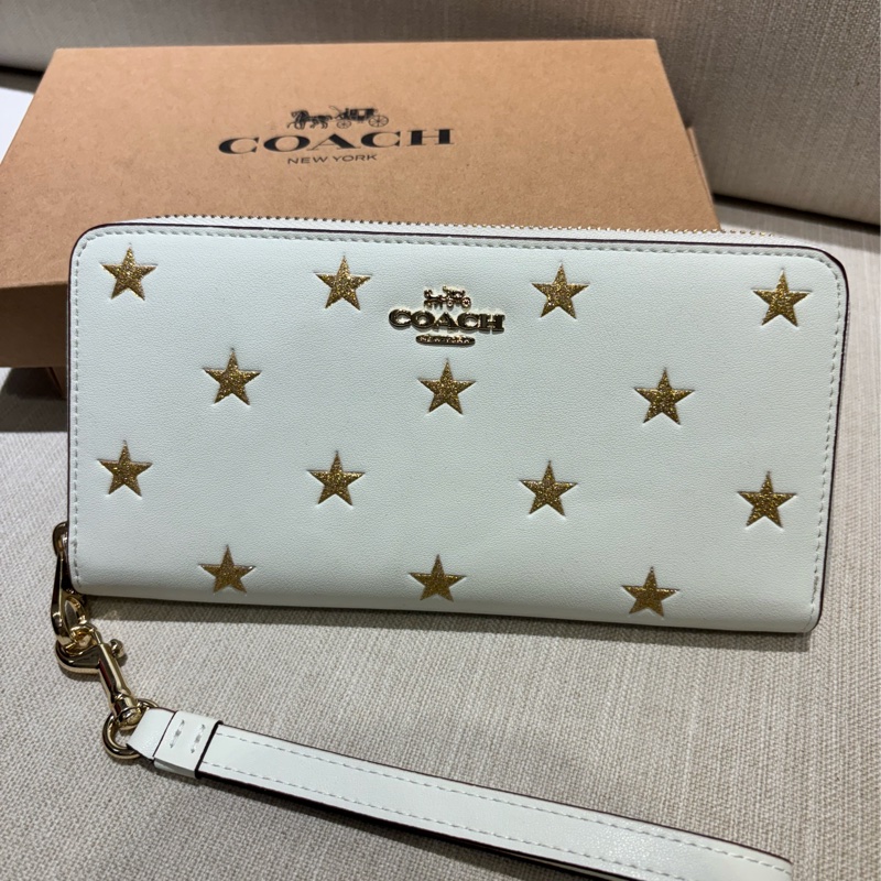 COACH 經典馬車LOGO 金色星星印花圖案 12卡拉鍊長夾 白色-2