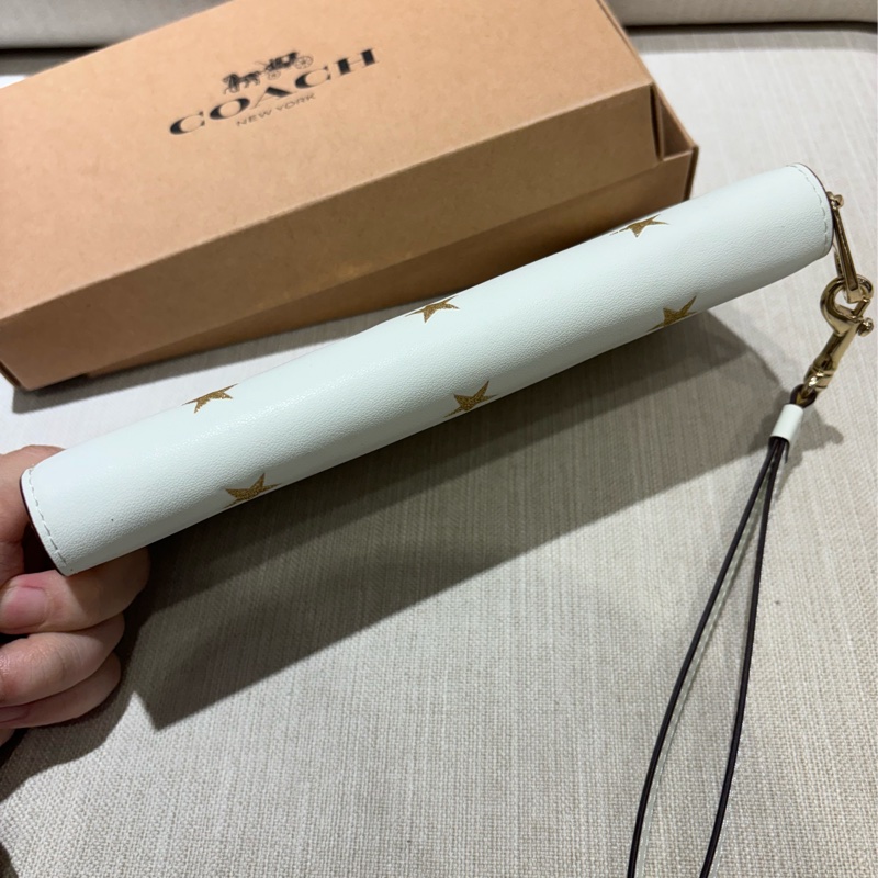 COACH 經典馬車LOGO 金色星星印花圖案 12卡拉鍊長夾 白色-5