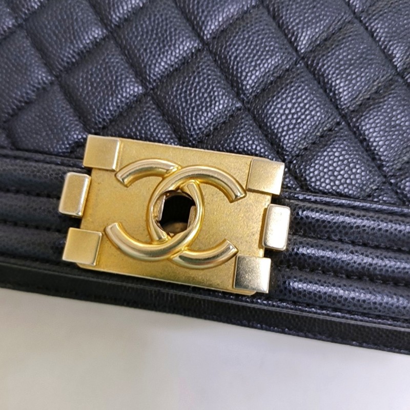 CHANEL BOY CHANEL 小號 黑色荔枝紋牛皮菱格紋斜挎包單肩包 金色五金 30開 可拆卸肩帶 9.5新-7