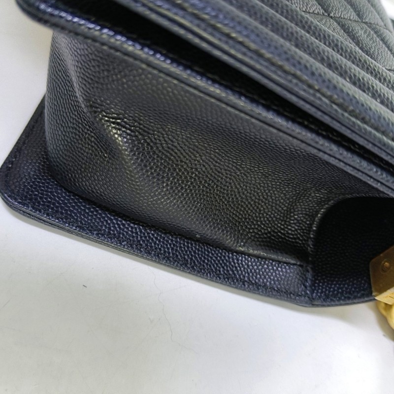 CHANEL BOY CHANEL 小號 黑色荔枝紋牛皮菱格紋斜挎包單肩包 金色五金 30開 可拆卸肩帶 9.5新-10