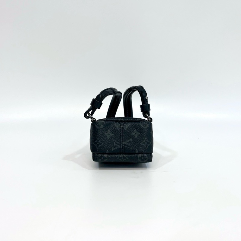 LV黑灰原花黑銀釦後背包Apollo吊飾M61964-4