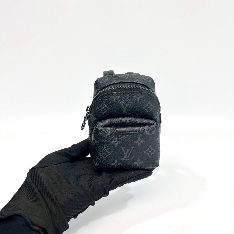 LV黑灰原花黑銀釦後背包Apollo吊飾M61964-5