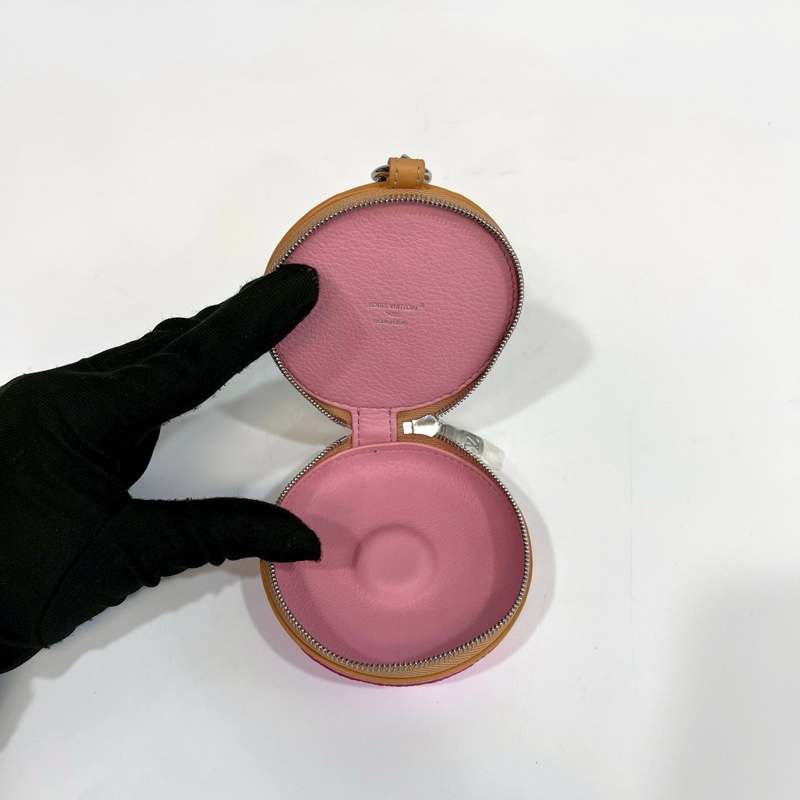 LV粉色Dount雙面設計包包吊飾 M02549-3