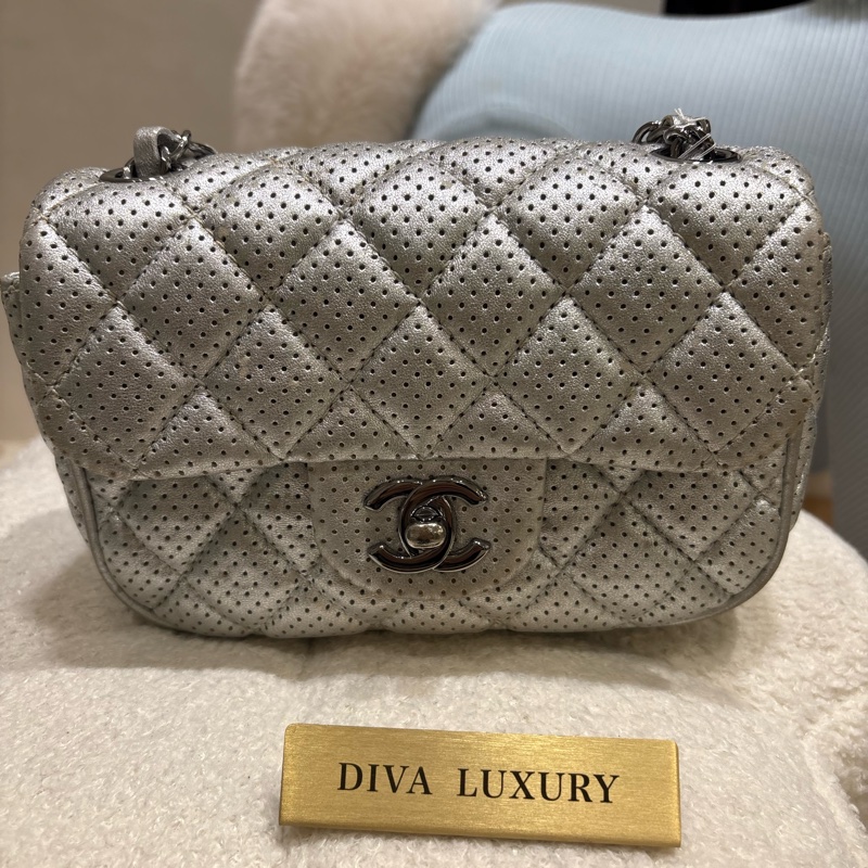 Chanel Metallic Flap Bag  Sliver 🩶17cm 方胖-5