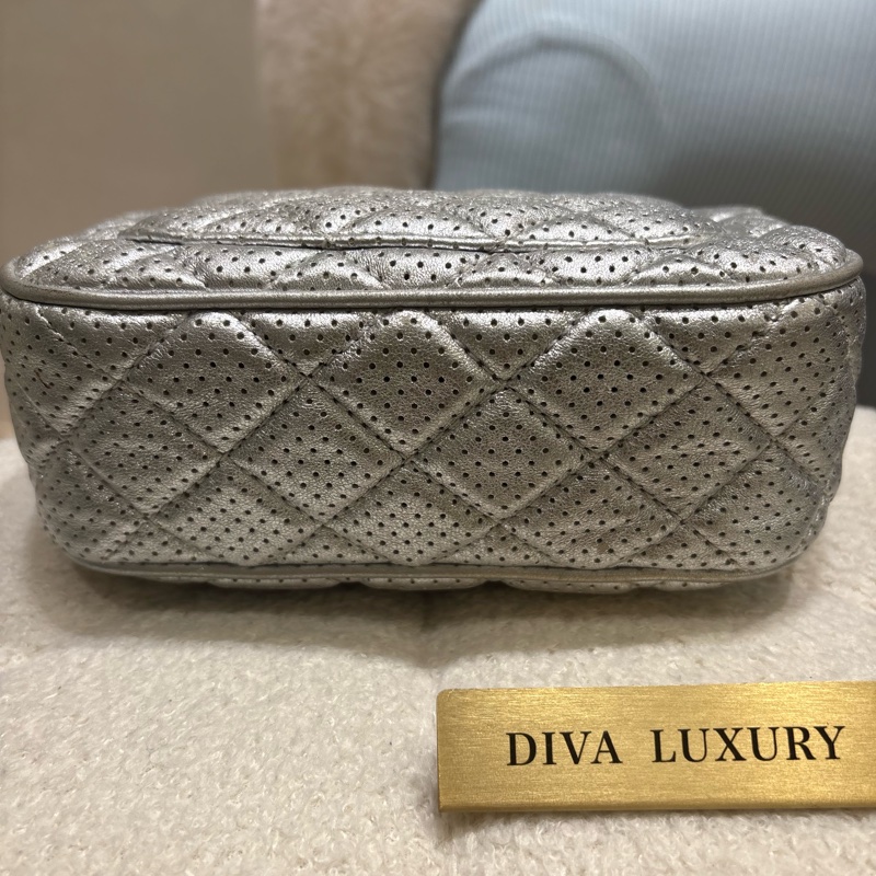 Chanel Metallic Flap Bag  Sliver 🩶17cm 方胖-7