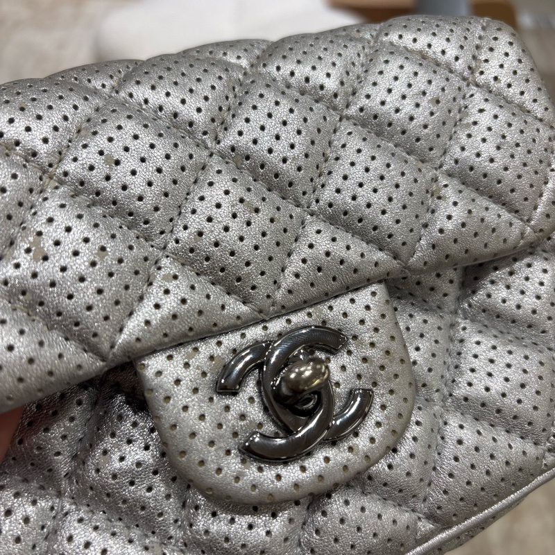 Chanel Metallic Flap Bag  Sliver 🩶17cm 方胖-9