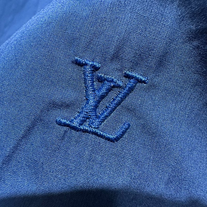 【美收精品】LV 藍色襯衫  4-133【隔月月中將轉賣至日本 上架期限30天】-6