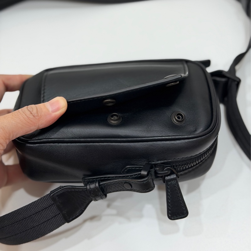 Bottega Veneta 黑色 手機袋 手機包 相機包 斜背包 肩背包 側背包 小廢包 腰包 胸包 胸口包-8