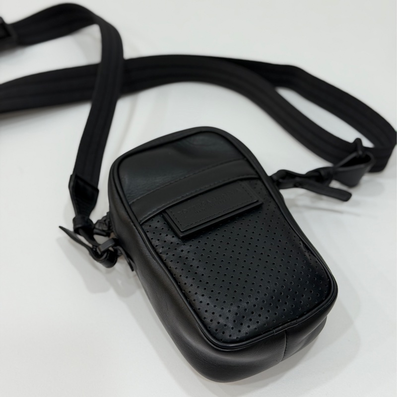 Bottega Veneta 黑色 手機袋 手機包 相機包 斜背包 肩背包 側背包 小廢包 腰包 胸包 胸口包-9