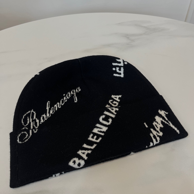 balenciaga黑色英文毛帽-0
