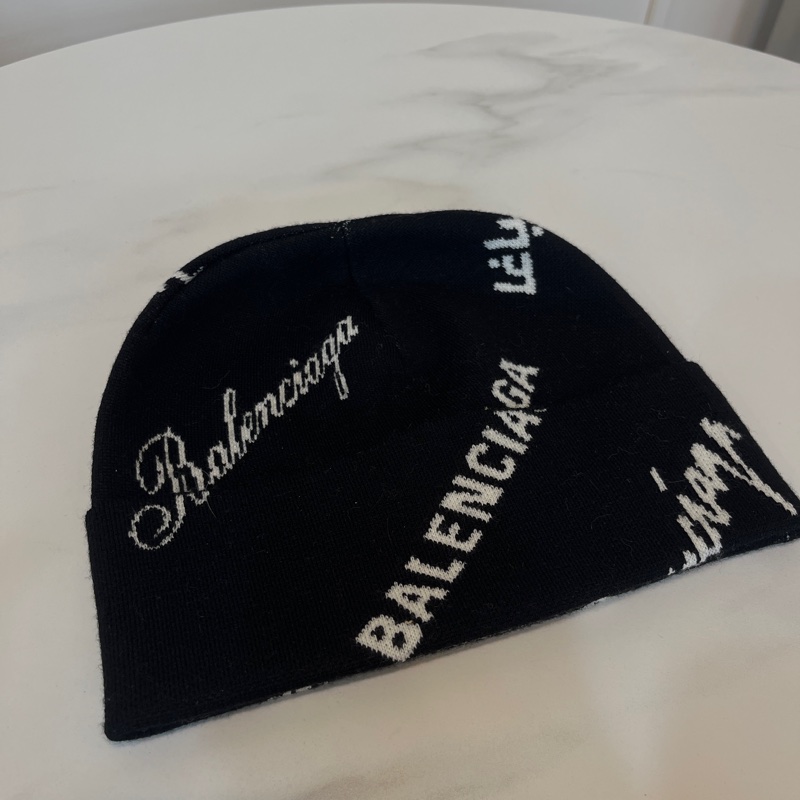 balenciaga黑色英文毛帽-1