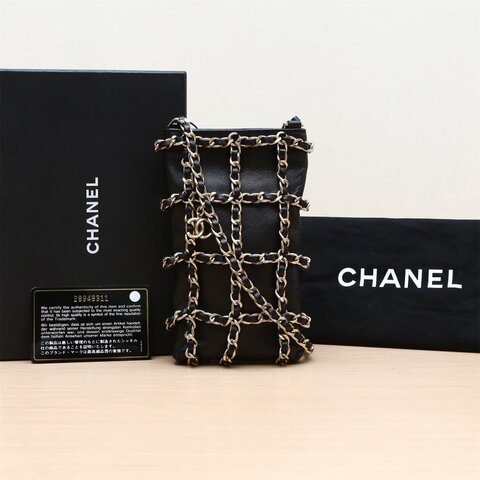 CHANEL Cruise皮穿鏈網格手機包豎版10.5牛皮28開黑色肩背包