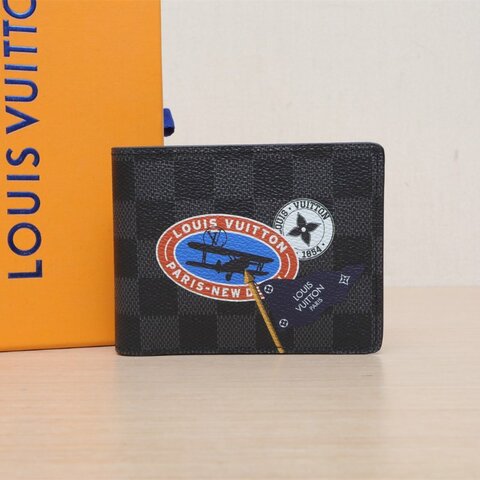 LOUIS VUITTON 黑棋格PVC2017MULTIPLE徽章短款對折錢包肩背包