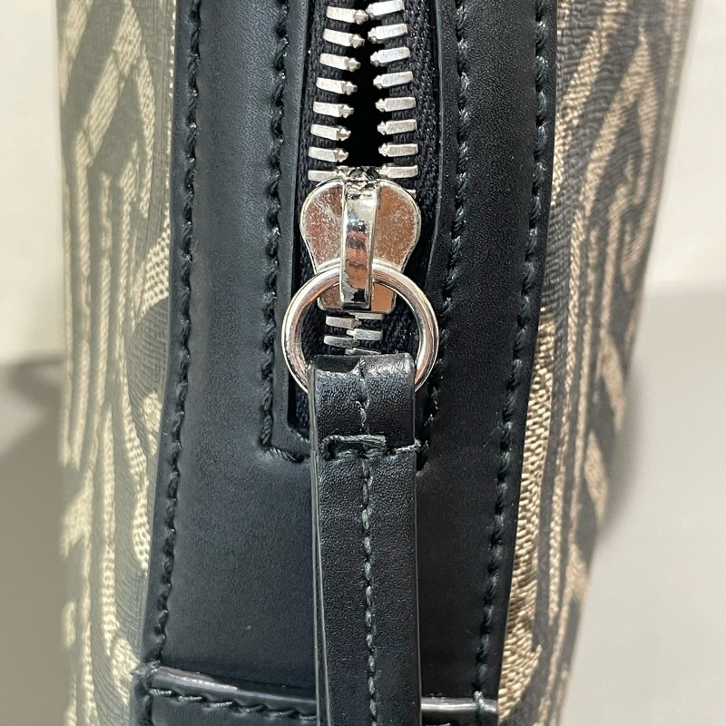 Gucci 蜜蜂公文包電腦公事包 手提包肩背包 肩帶可拆卸-16