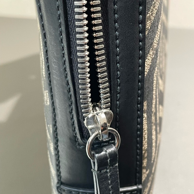 Gucci 蜜蜂公文包電腦公事包 手提包肩背包 肩帶可拆卸-17