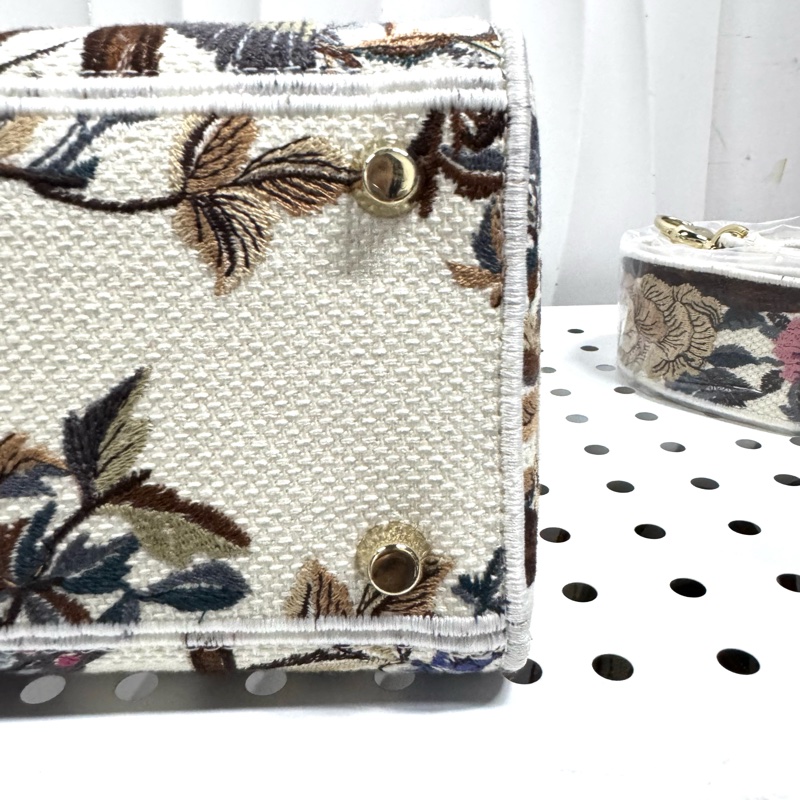 Christian Dior 迪奧戴妃D-lite Lady限定刺繡冬日花園中號-5