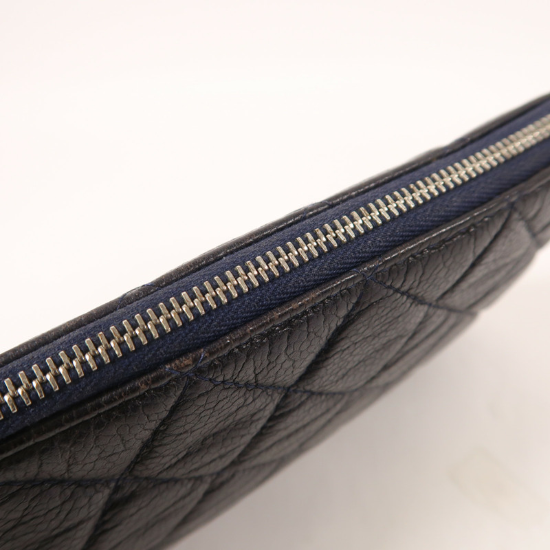 CHANEL 牛皮皮革Pouch銀扣手拿包-13