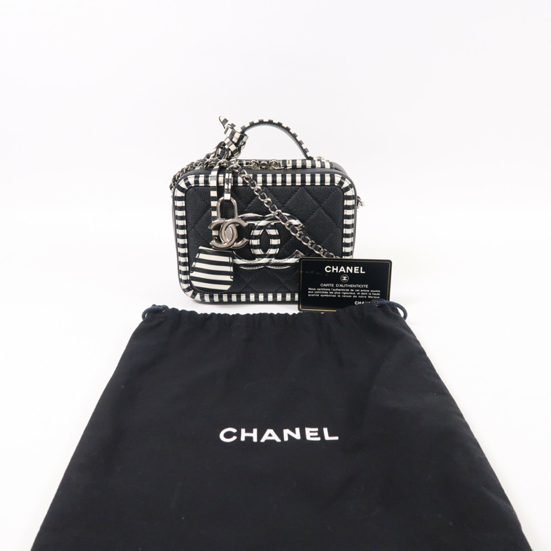 CHANEL 牛皮皮革Filigree Vanity Case銀扣手挽肩背兩用袋-9