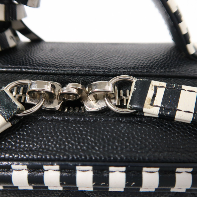 CHANEL 牛皮皮革Filigree Vanity Case銀扣手挽肩背兩用袋-14