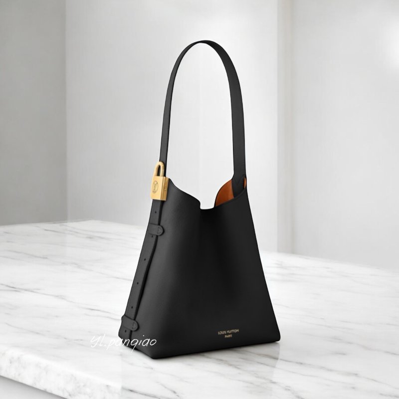 LV 黑色小牛皮Low Key Hobo PM水桶包 M25352-0