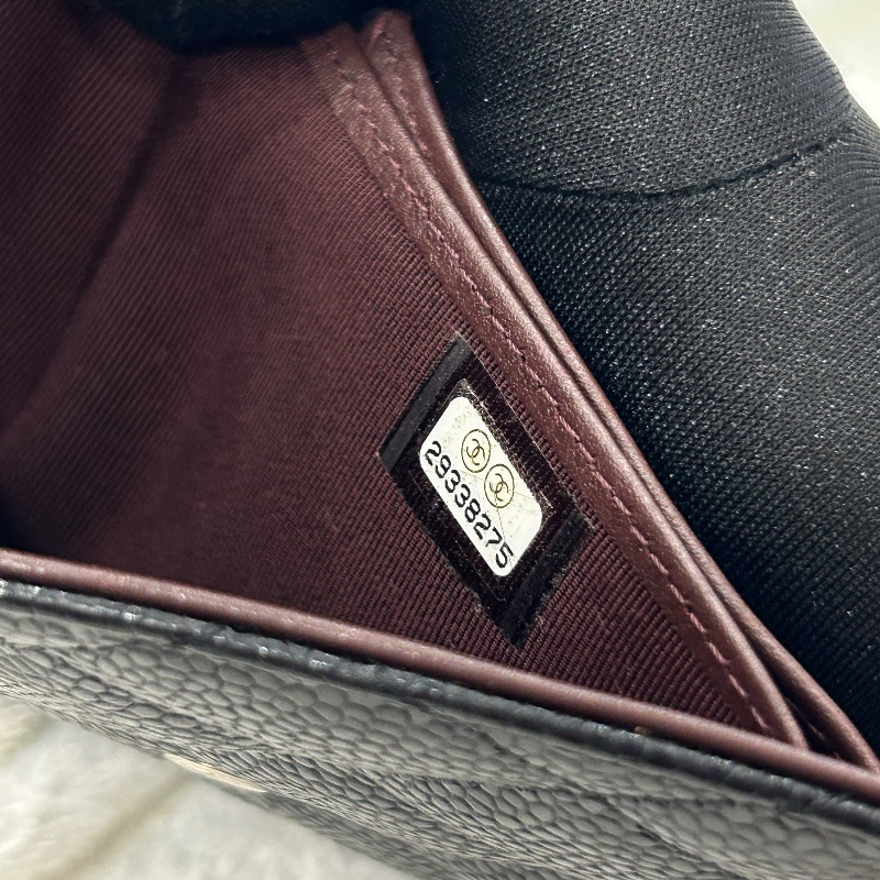 Chanel 黑色荔枝紋皮 CF 銀色 LOGO 三折短夾-2