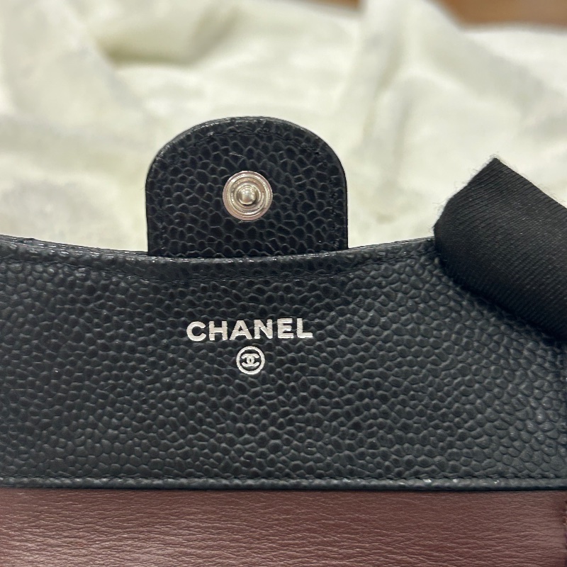Chanel 黑色荔枝紋皮 CF 銀色 LOGO 三折短夾-9