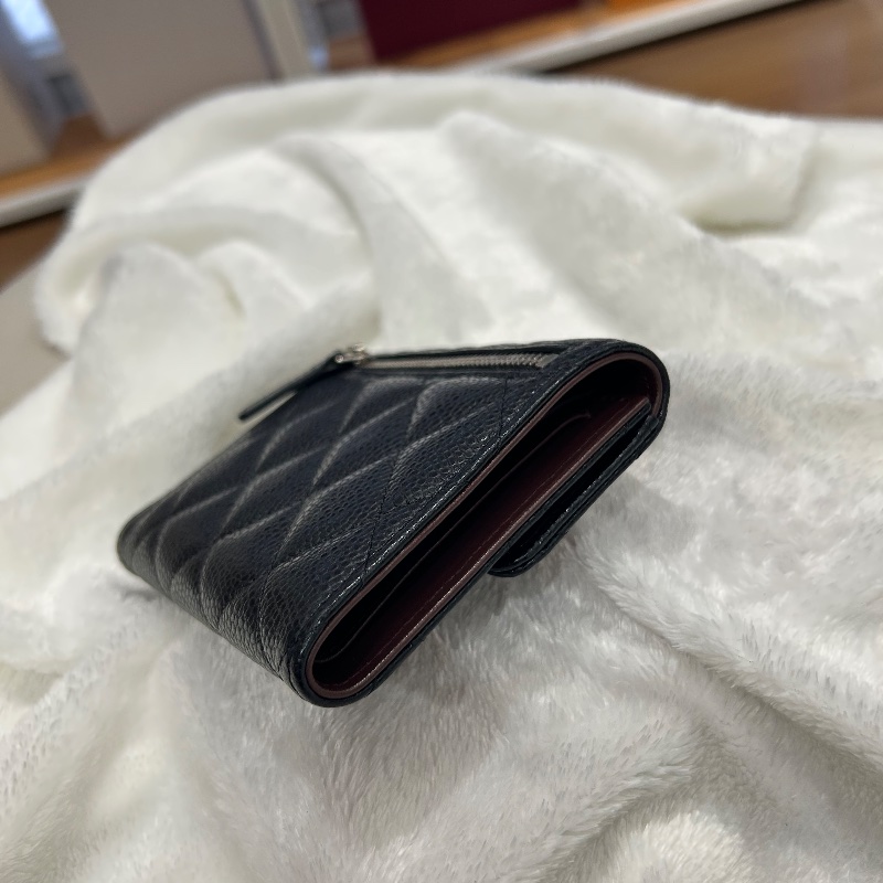 Chanel 黑色荔枝紋皮 CF 銀色 LOGO 三折短夾-16