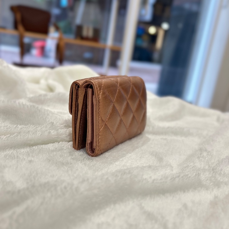 Chanel 絎縫金屬光澤紅銅色短夾-8