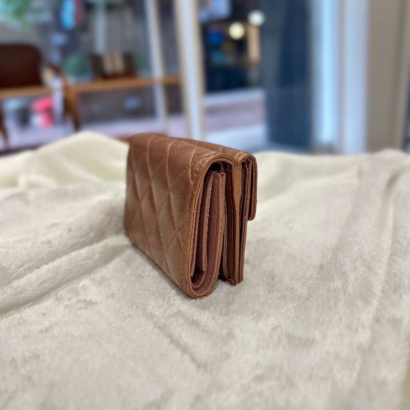 Chanel 絎縫金屬光澤紅銅色短夾-9