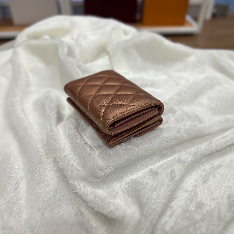 Chanel 絎縫金屬光澤紅銅色短夾-16