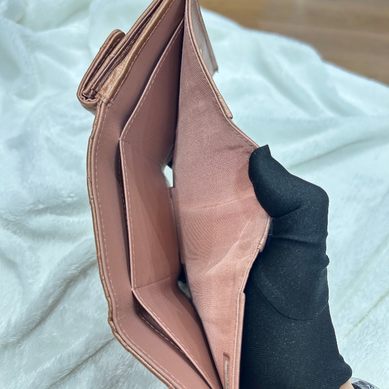 Chanel 絎縫金屬光澤紅銅色短夾-22