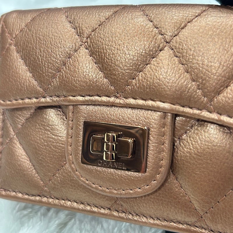 Chanel 絎縫金屬光澤紅銅色短夾-24