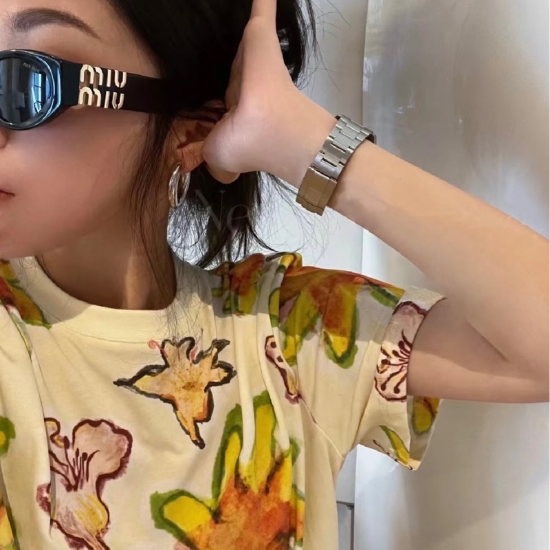 近全新Miumiu 基本款經典爆款黑金logo黑框小臉太陽眼鏡 墨鏡-13