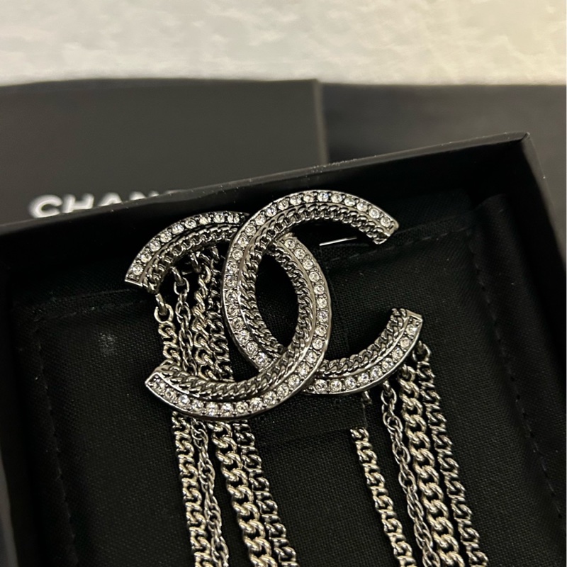 CHANEL 雙C大Logo流蘇 胸針 銀色 附件：盒子-1