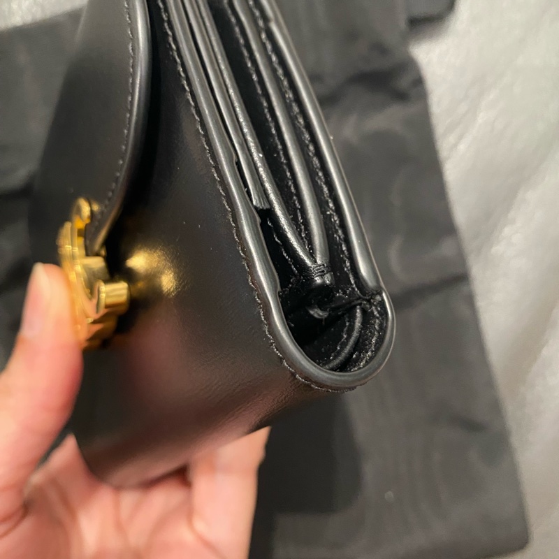 Celine 黑牛皮凱旋門釦三折短夾-13