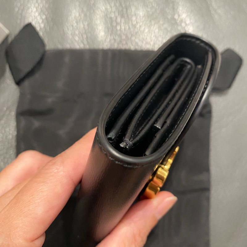 Celine 黑牛皮凱旋門釦三折短夾-16