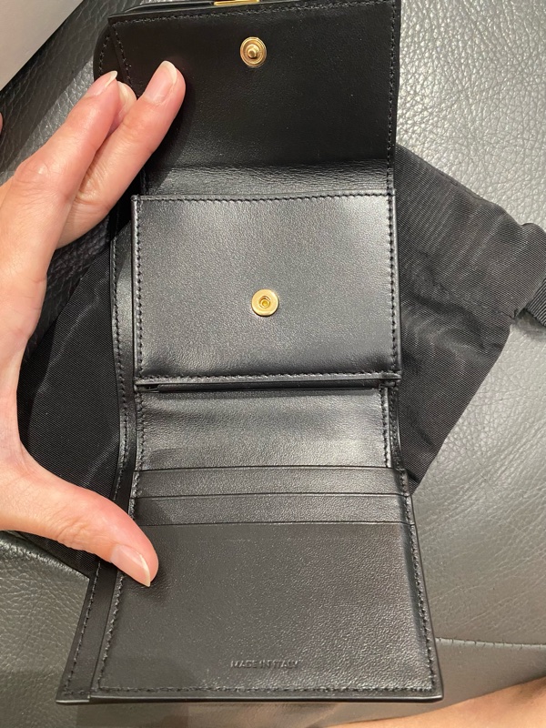 Celine 黑牛皮凱旋門釦三折短夾-17