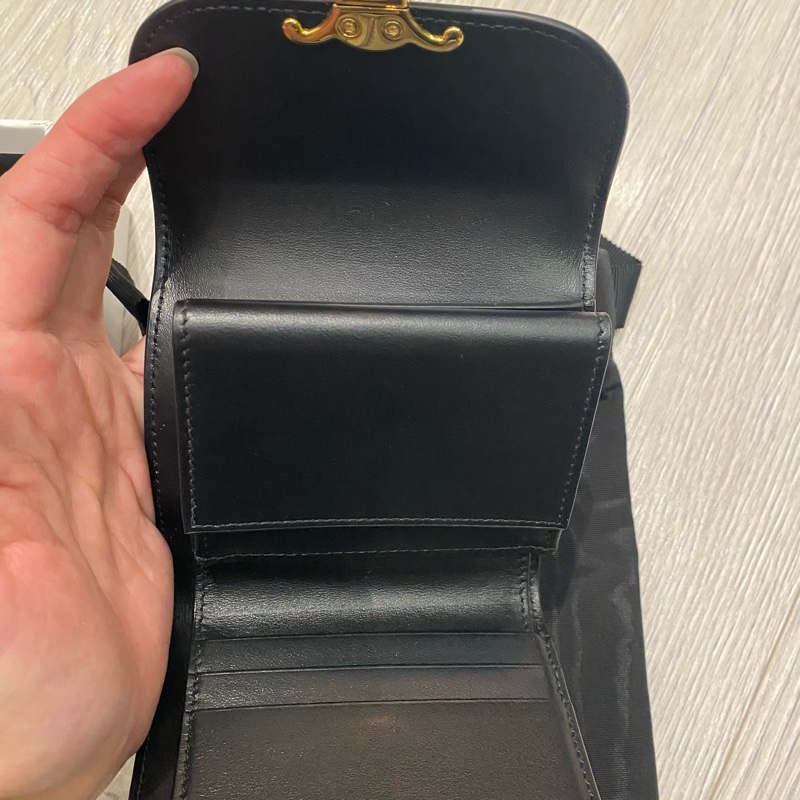 Celine 黑牛皮凱旋門釦三折短夾-19