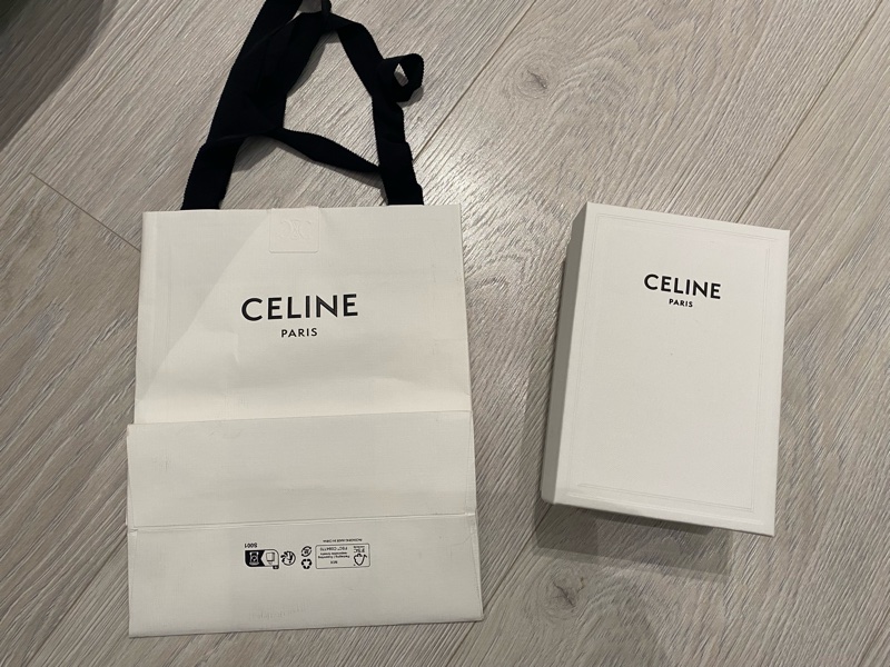 Celine 黑牛皮凱旋門釦三折短夾-24