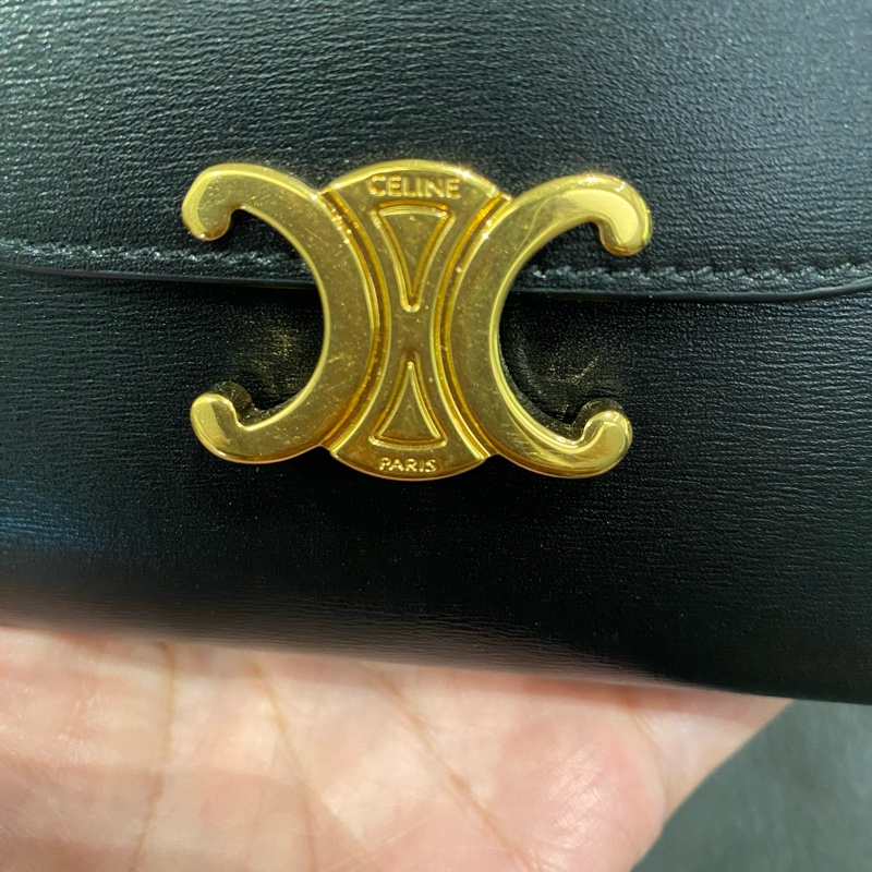 Celine 黑牛皮凱旋門釦三折短夾-29