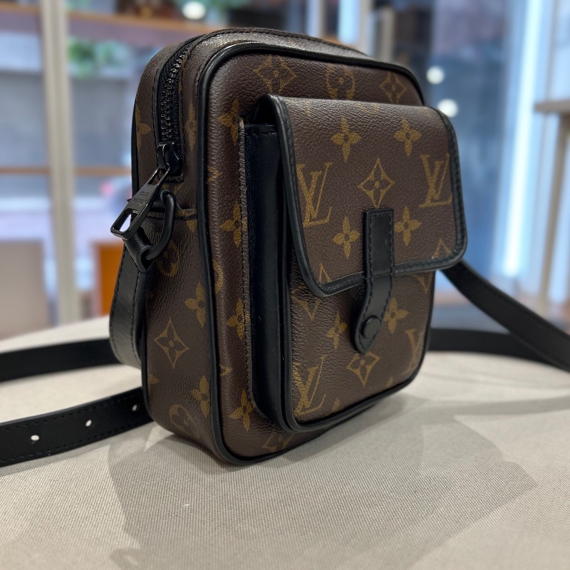 LV Christopher 老花拉鍊斜背包相機包 M69404-3