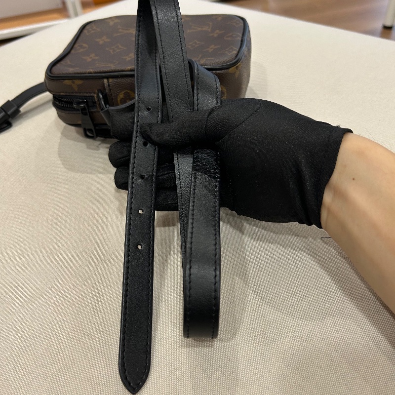 LV Christopher 老花拉鍊斜背包相機包 M69404-5