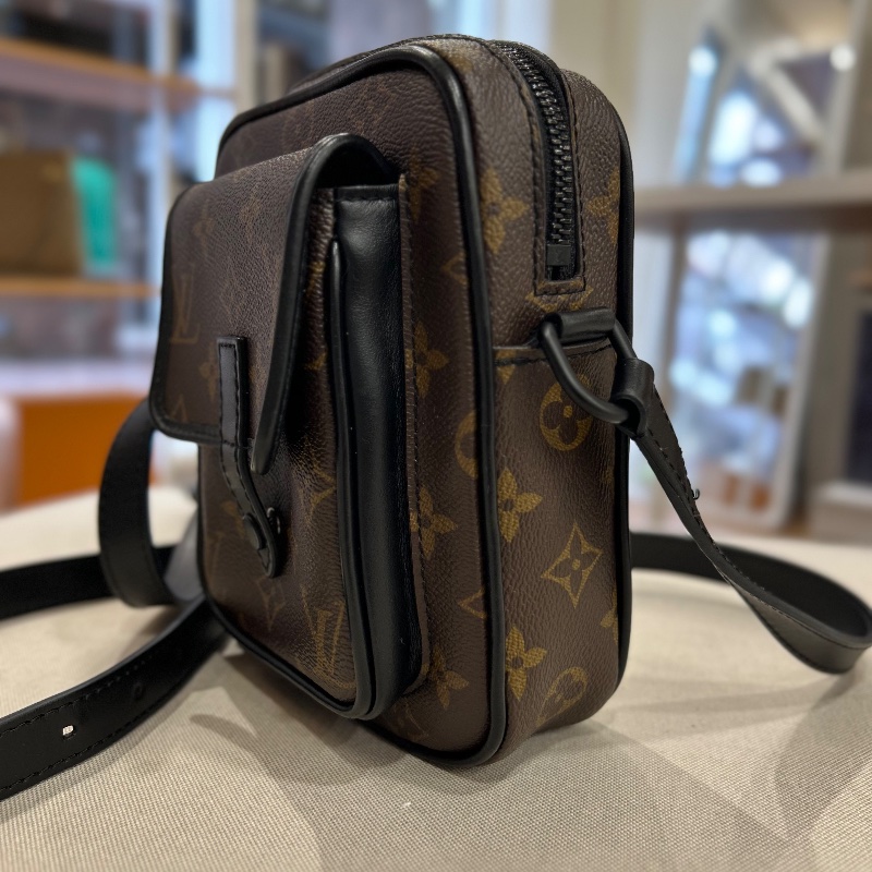 LV Christopher 老花拉鍊斜背包相機包 M69404-8