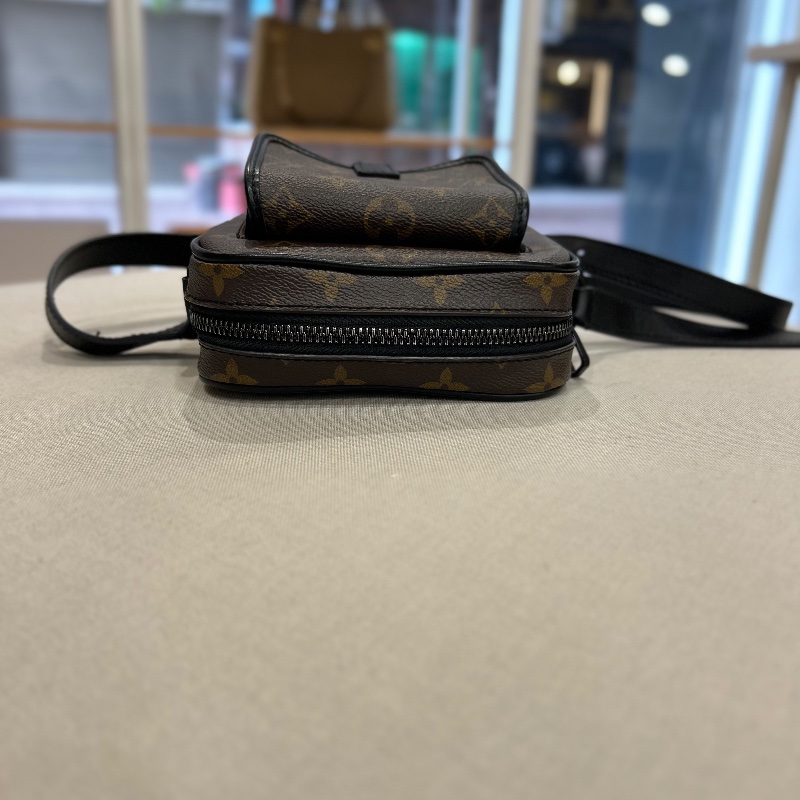 LV Christopher 老花拉鍊斜背包相機包 M69404-21