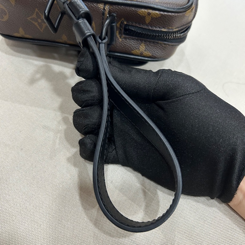 LV Christopher 老花拉鍊斜背包相機包 M69404-30