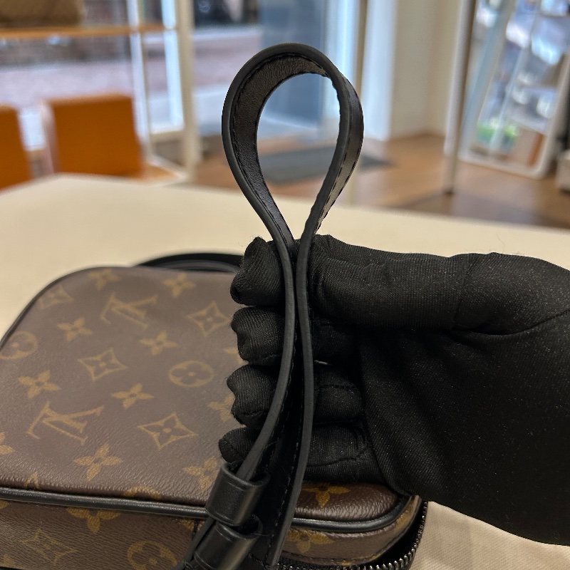 LV Christopher 老花拉鍊斜背包相機包 M69404-31