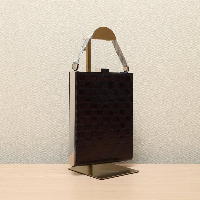 CHANEL 22A手工坊黑金琺瑯雙C珍珠耳環合金肩背包-4