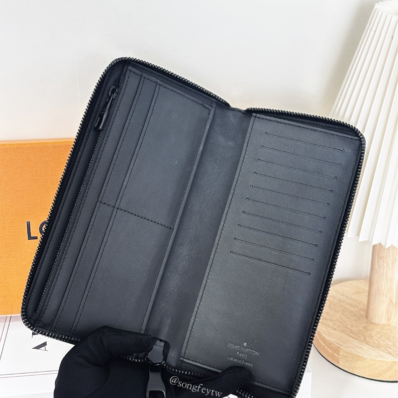 LV 男款 壓紋 拉鏈長夾-4